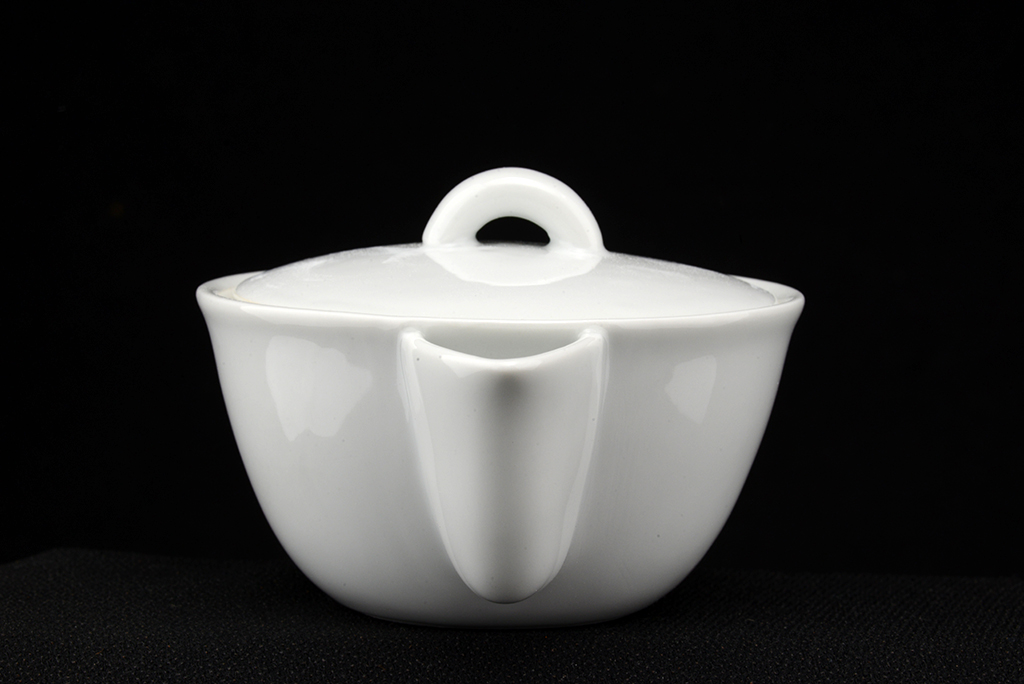 white porcellain ship kyoto tea set for japanese tea